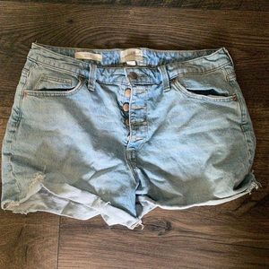 Universal thread vintage midi jean shorts